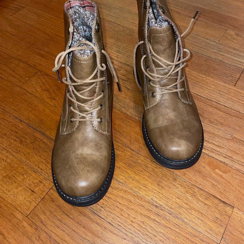 Brown lined hiking boots